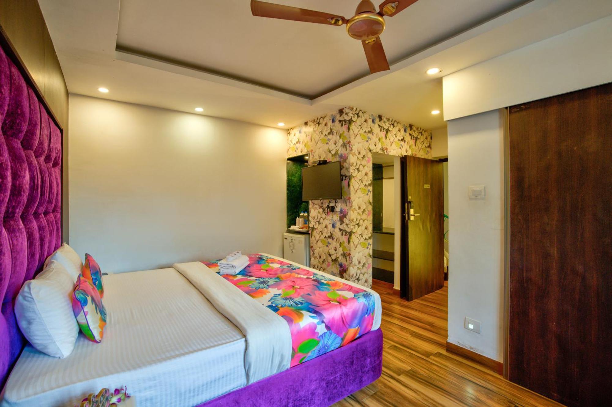 Lemonmint Svelton Manor Hotel Calangute Bagian luar foto